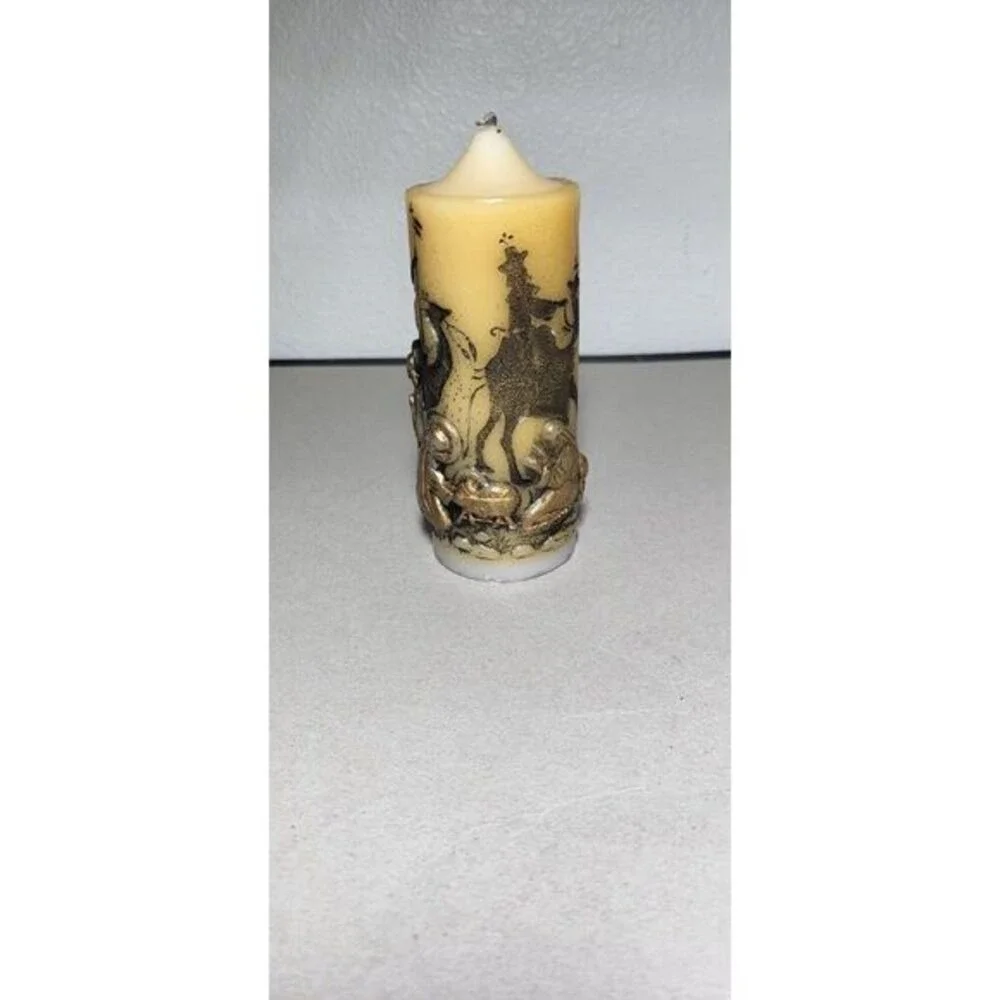 Vintage Holiday Elegance Nativity Three Wise Men Pillar‎ Candle Gold Relief